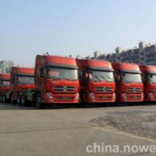 青島宏鑫航集裝箱車隊(duì)